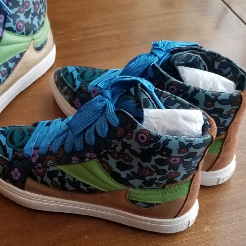 Coach C203 Hightop Sneakers in mist/gold hologram - Picture 2 of 7